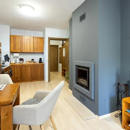 Апартамент 2-room Forest Retreat - Fireplace, Veranda, Bbq, Views