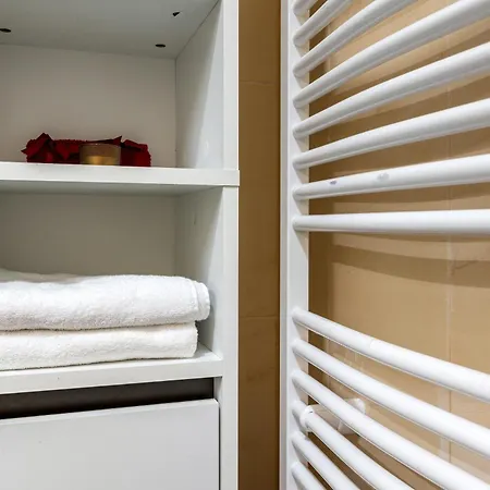 2-room Forest Retreat - Fireplace, Veranda, Bbq, Views Банско