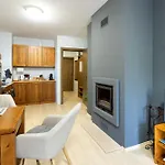 Lägenhet 2-room Forest Retreat - Fireplace, Veranda, Bbq, Views