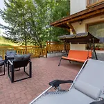 2-room Forest Retreat - Fireplace, Veranda, Bbq, Views *
