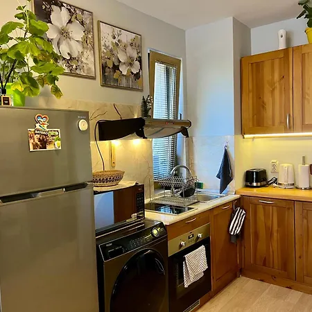 2-room Forest Retreat - Fireplace, Veranda, Bbq, Views バンスコ