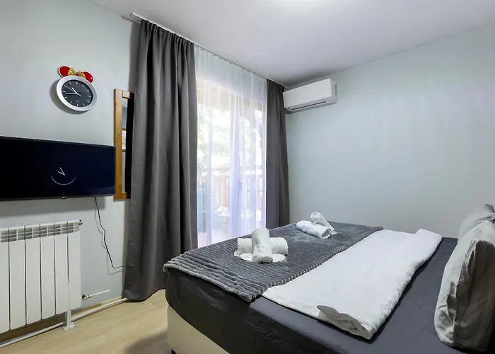 公寓 2-room Forest Retreat - Fireplace, Veranda, Bbq, Views