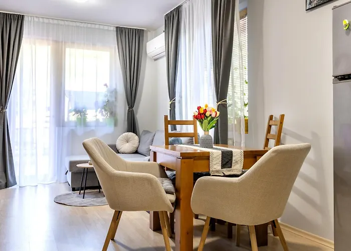 2-room Forest Retreat - Fireplace, Veranda, Bbq, Views 公寓 班斯科