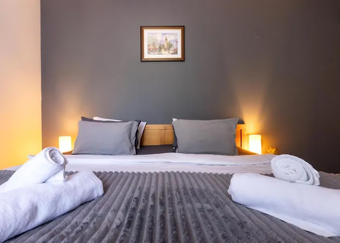 2-room Forest Retreat - Fireplace, Veranda, Bbq, Views 公寓 班斯科