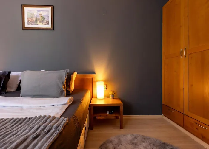 公寓 2-room Forest Retreat - Fireplace, Veranda, Bbq, Views *