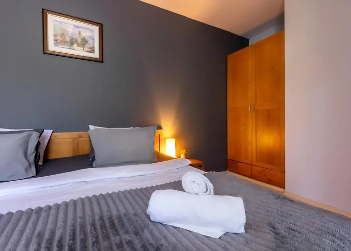 2-room Forest Retreat - Fireplace, Veranda, Bbq, Views アパート バンスコ